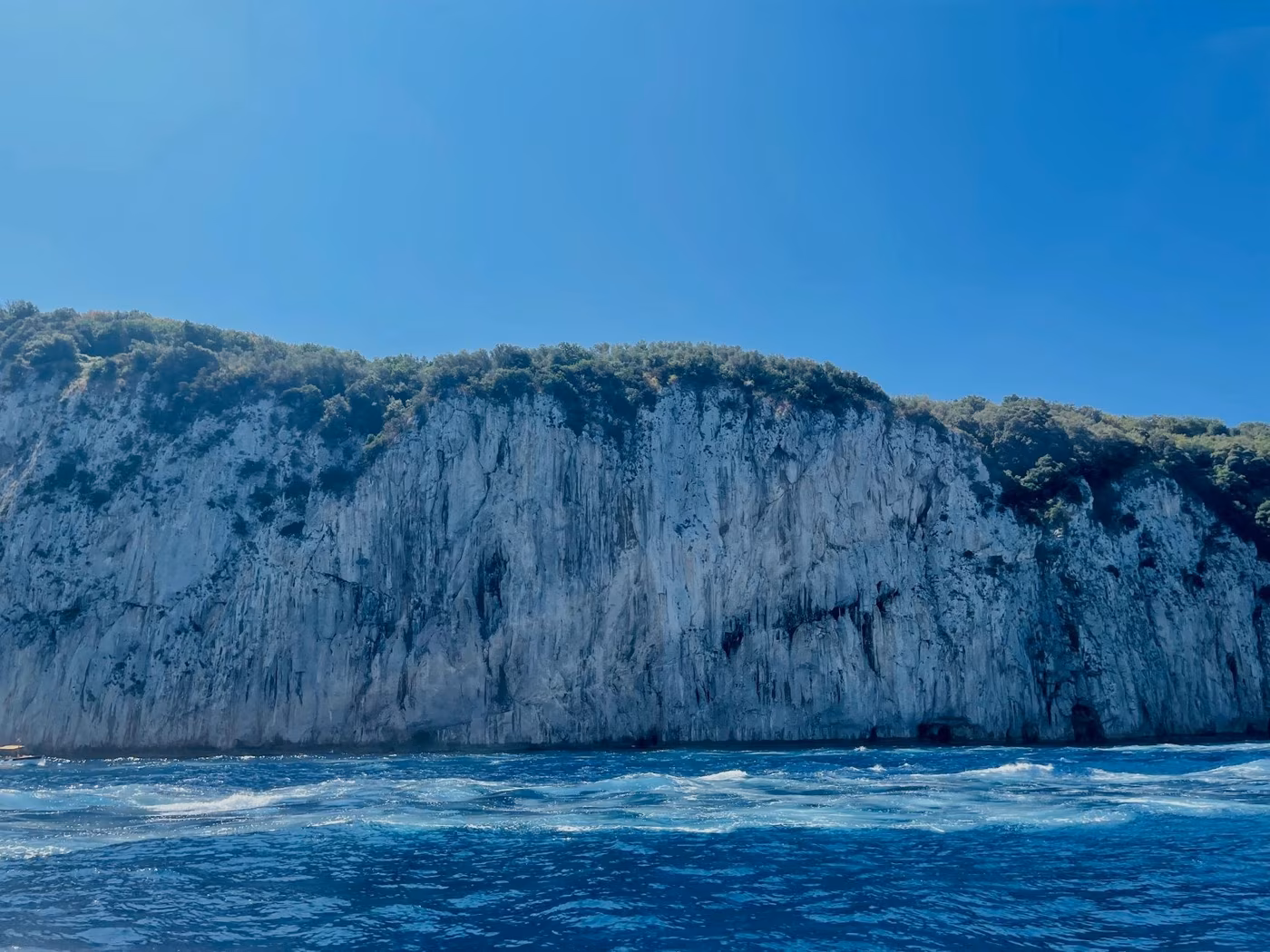 Capri: tour privato in barca con skipper e aperitivo
