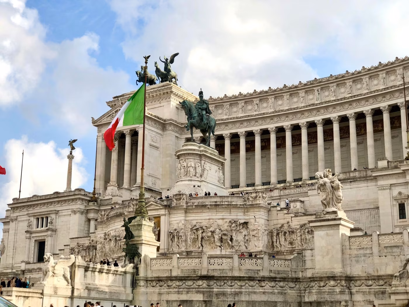 Friarielli e salsiccia: dove mangiarli a Napoli