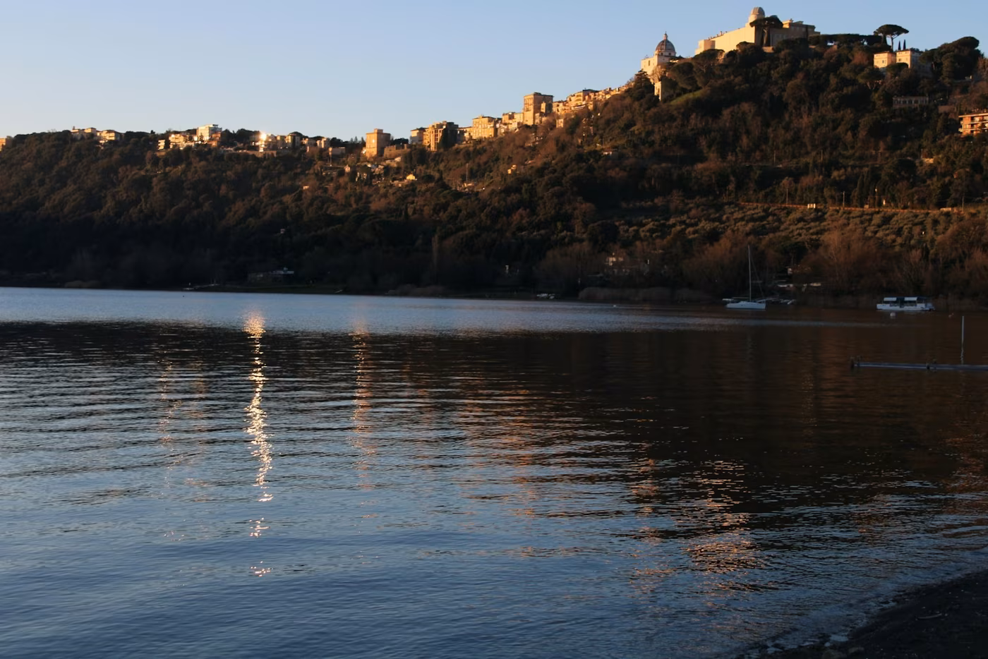 La Casina Vanvitelliana e il Lago Fusaro
