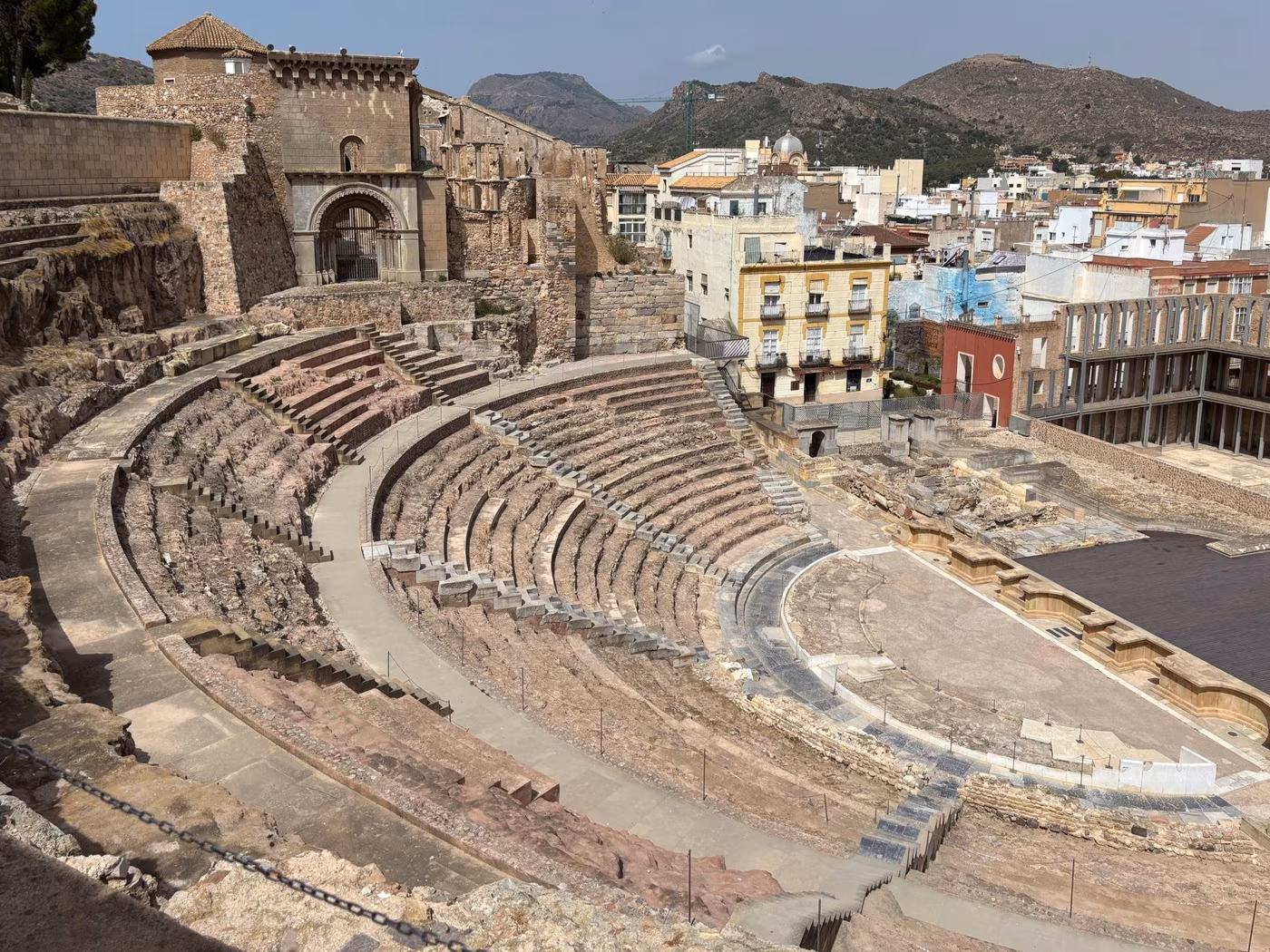 Sessa Aurunca: il Duomo, il teatro romano e il ponte Ronaco